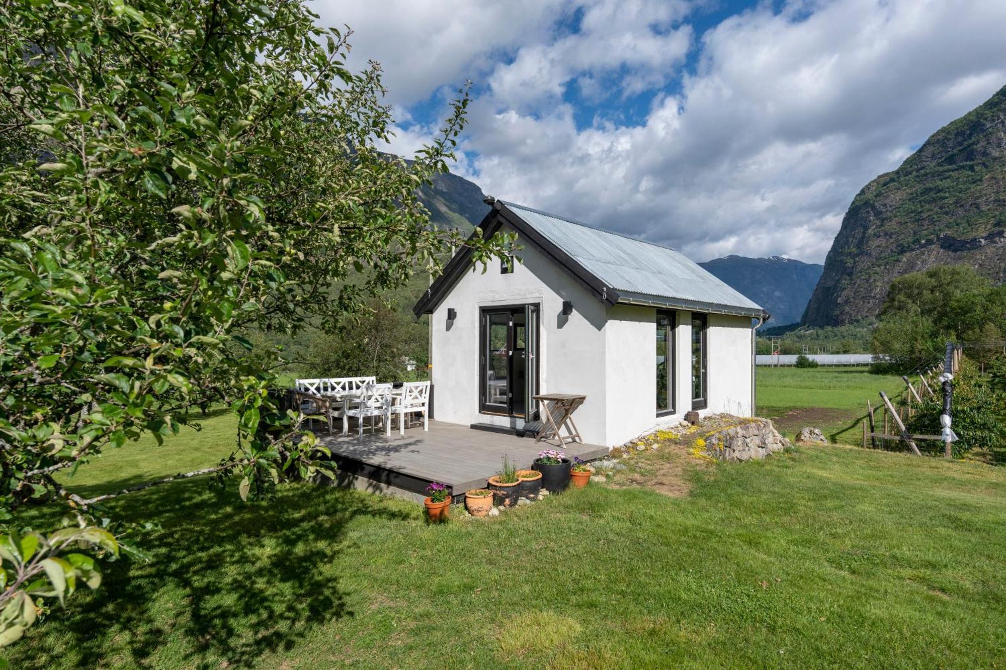 Jordeplegarden Holiday Home - Part Of A Farm - Two Buildings - Close To Flam Laerdalsoyri Exterior photo