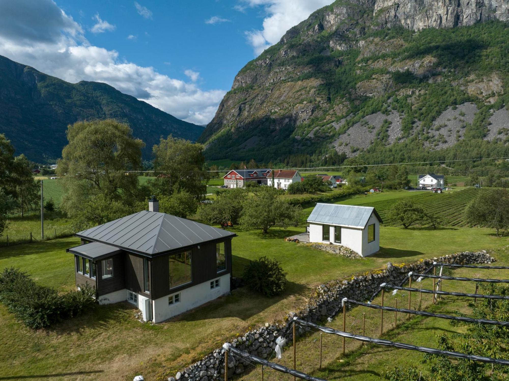 Jordeplegarden Holiday Home - Part Of A Farm - Two Buildings - Close To Flam Laerdalsoyri Exterior photo